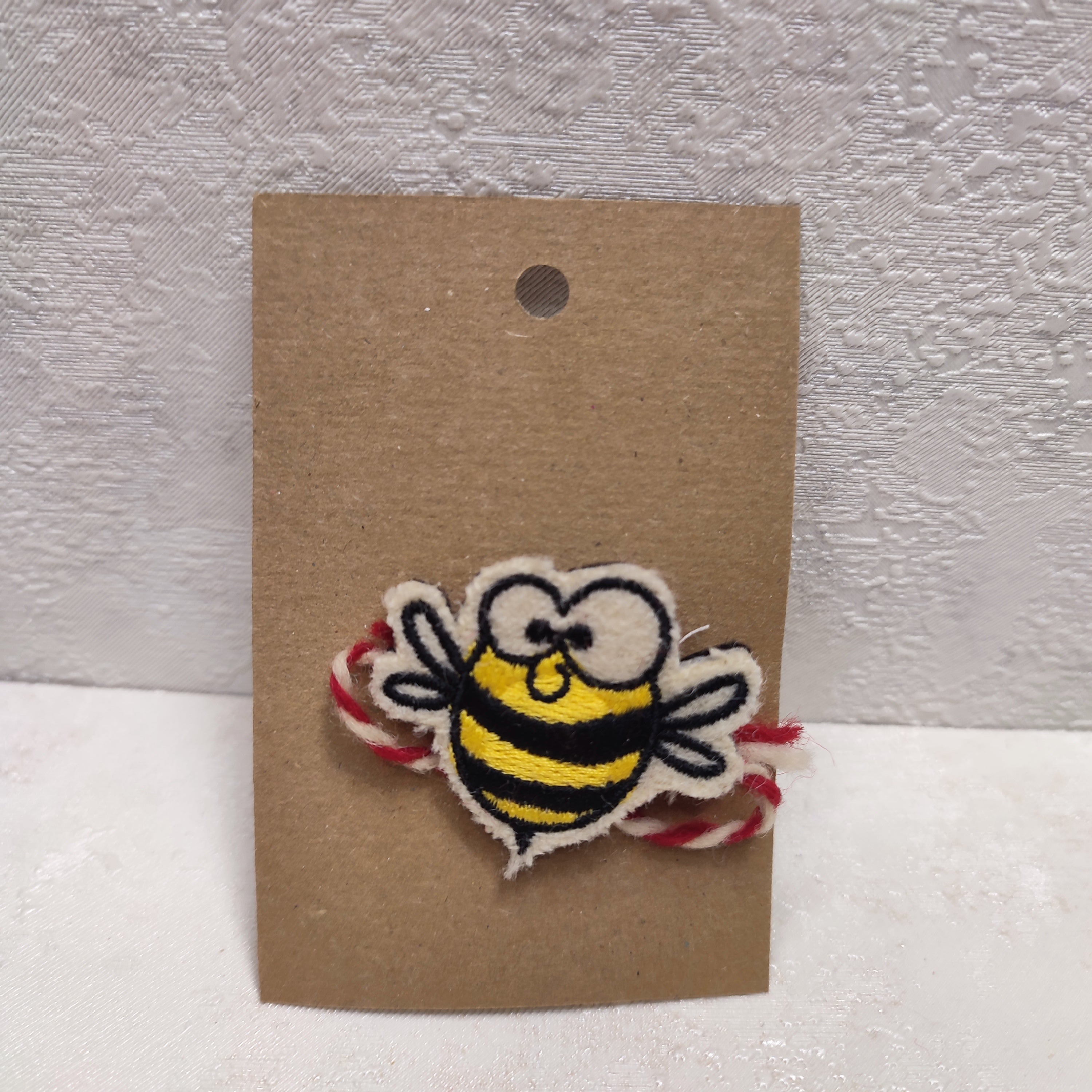 Мартеница Пчеличка