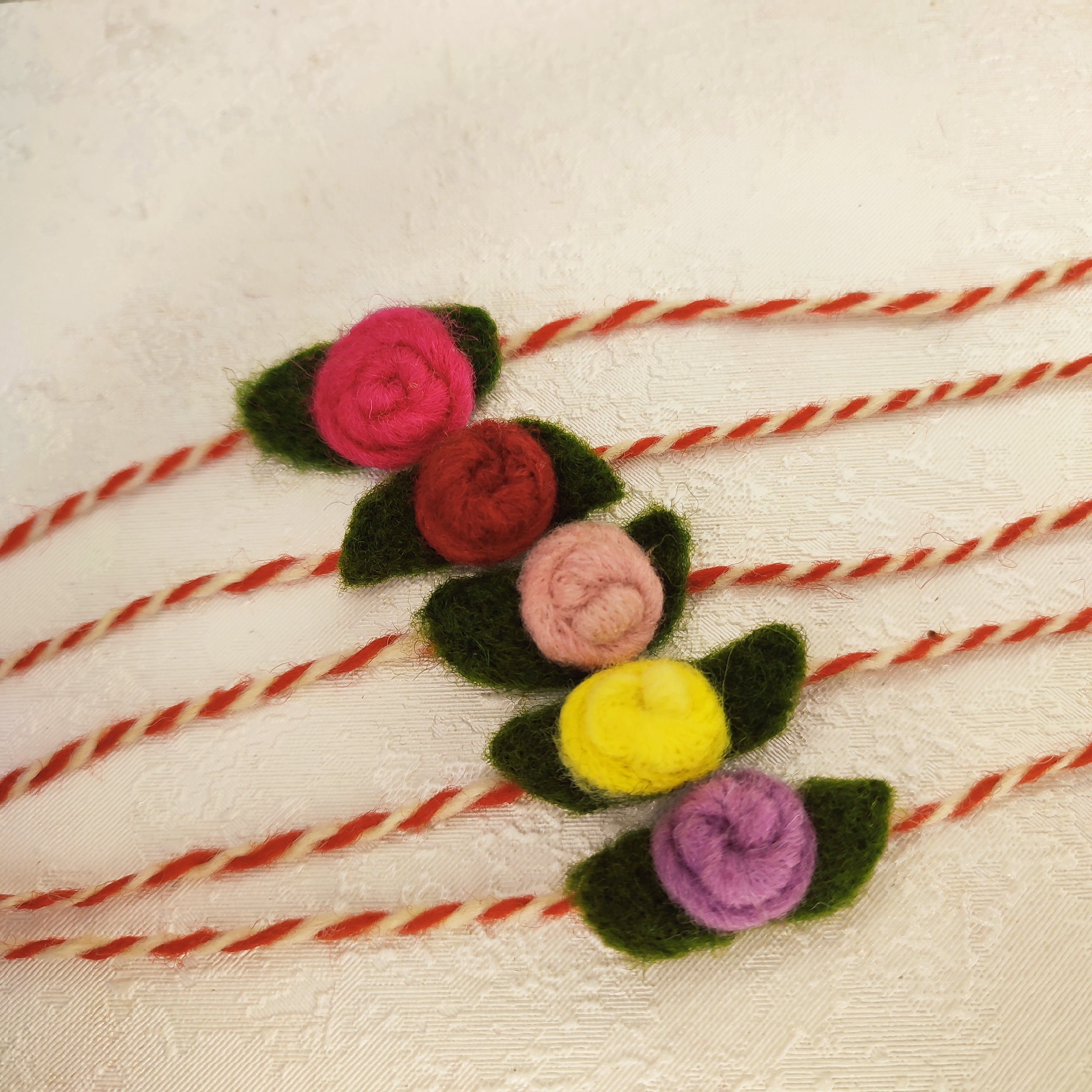 Гривна с розичка