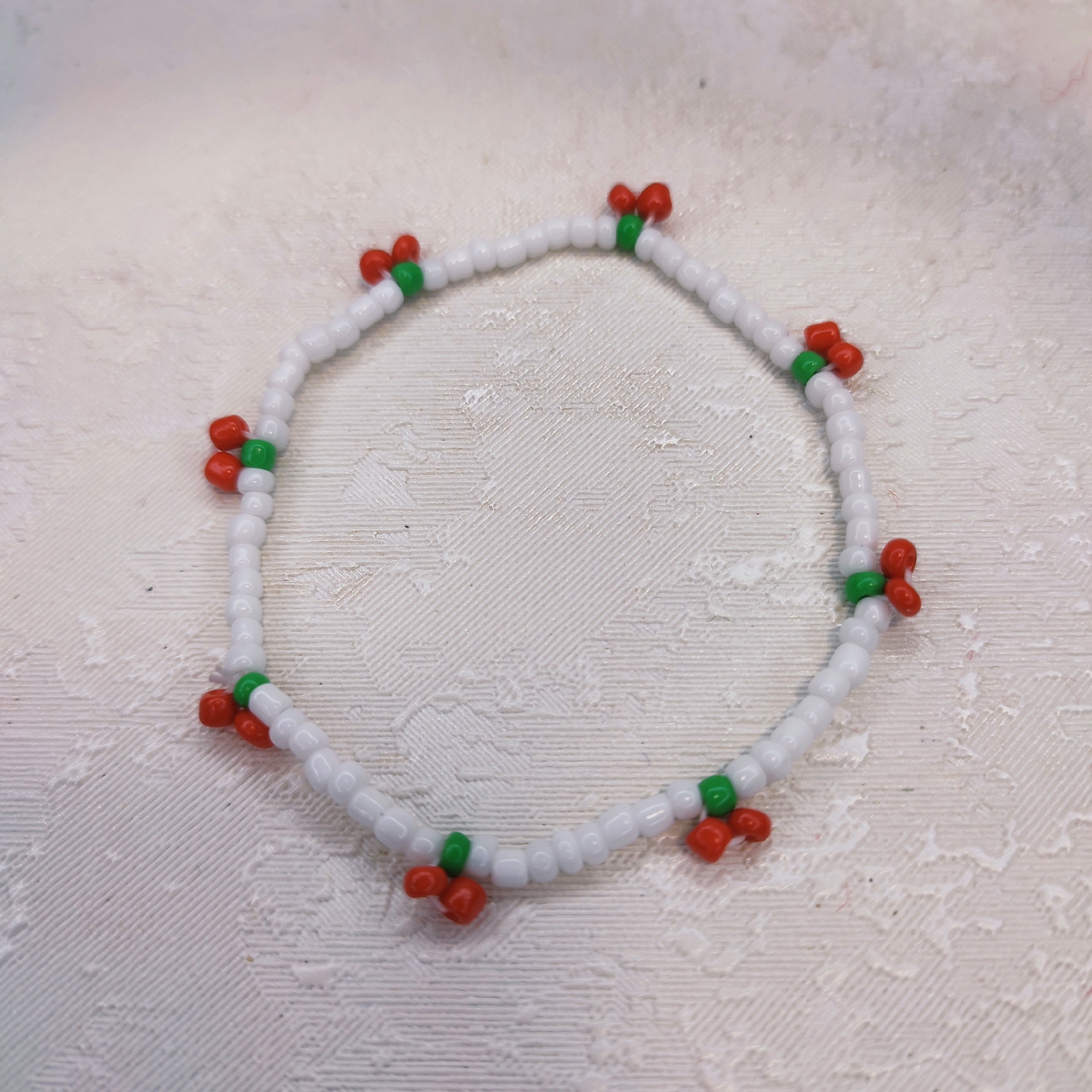 Гривна с черешки