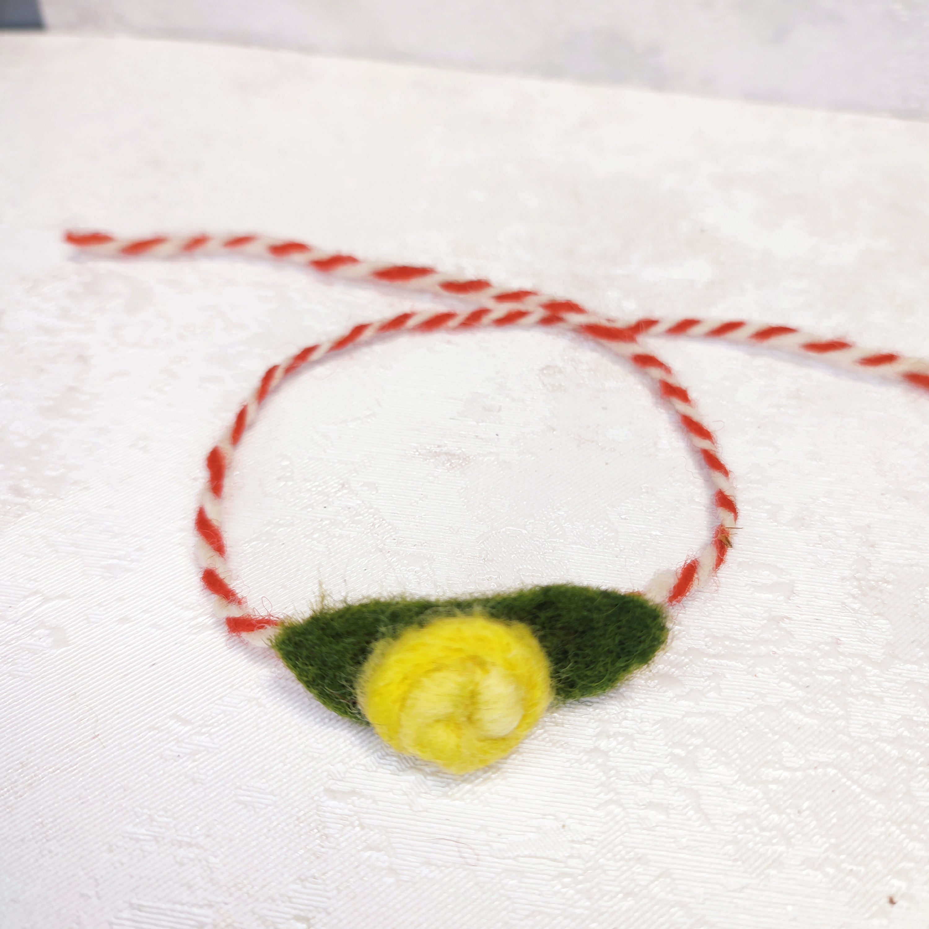 Гривна с розичка