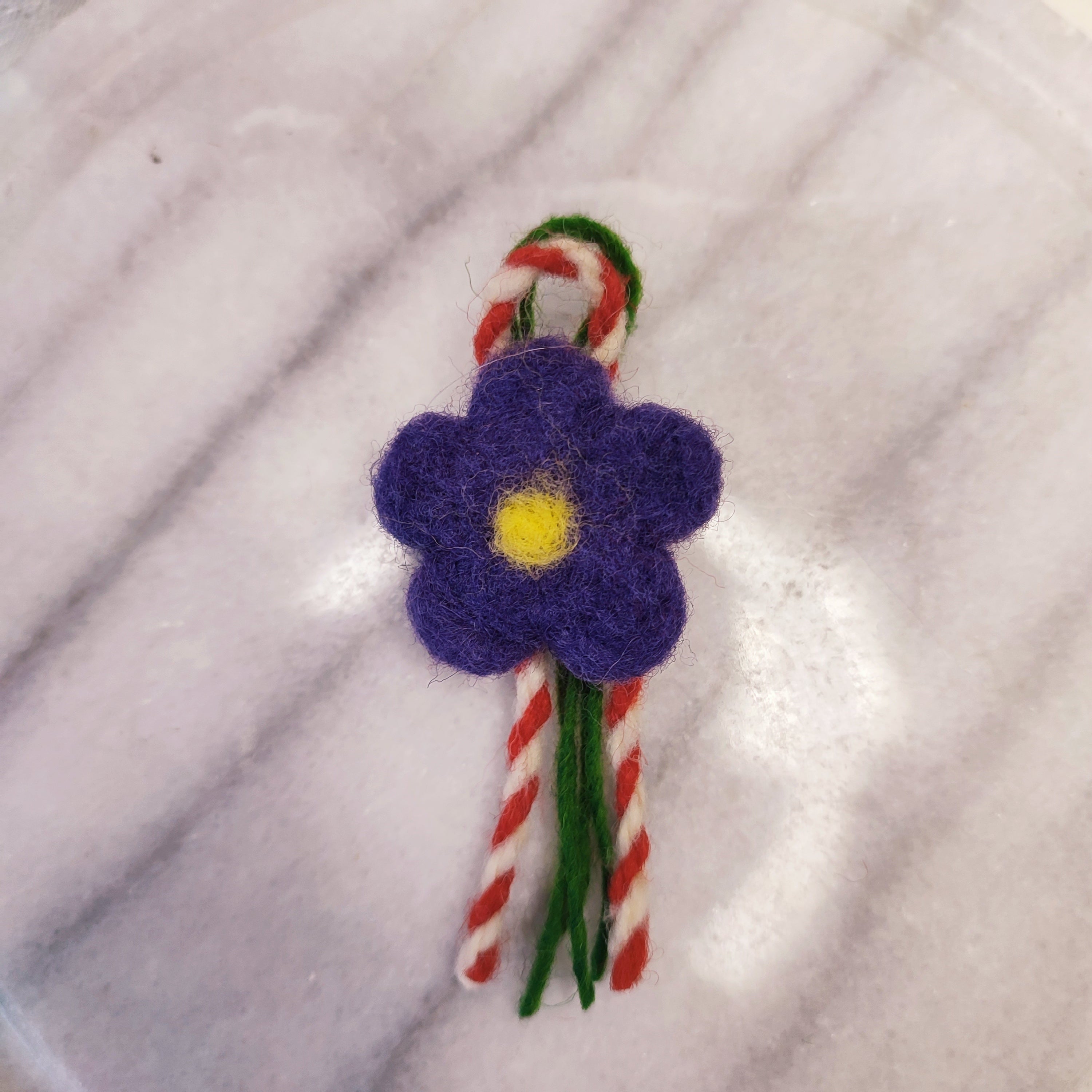 Мартеница от вълна Цвете