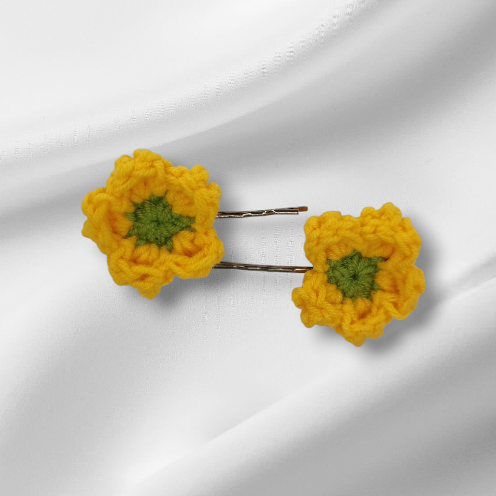 Фиба с плетено цвете