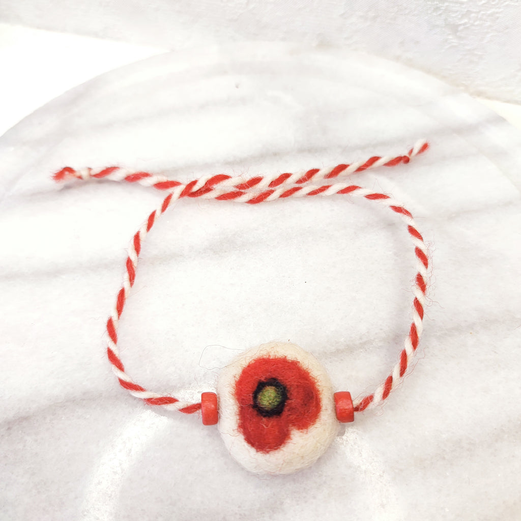 Гривна от вълна с цвете