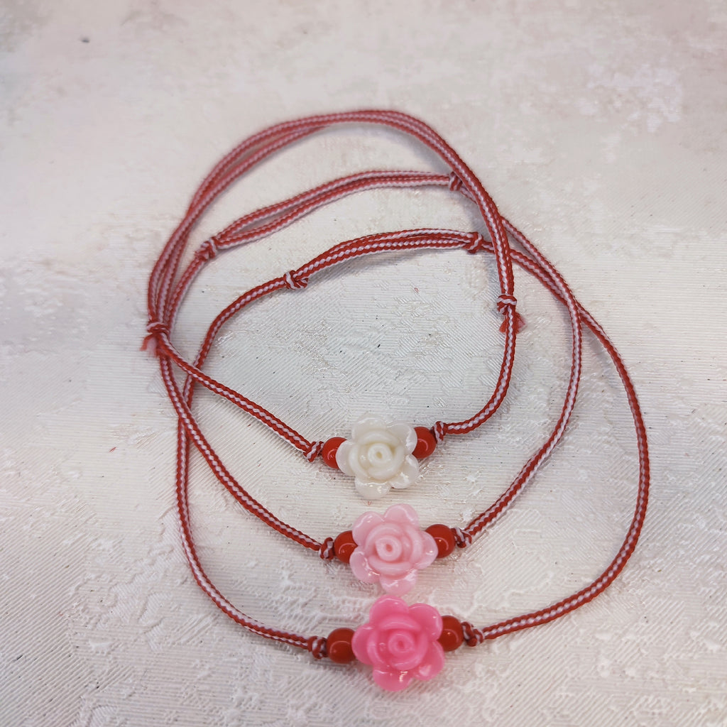 Гривна с цвете