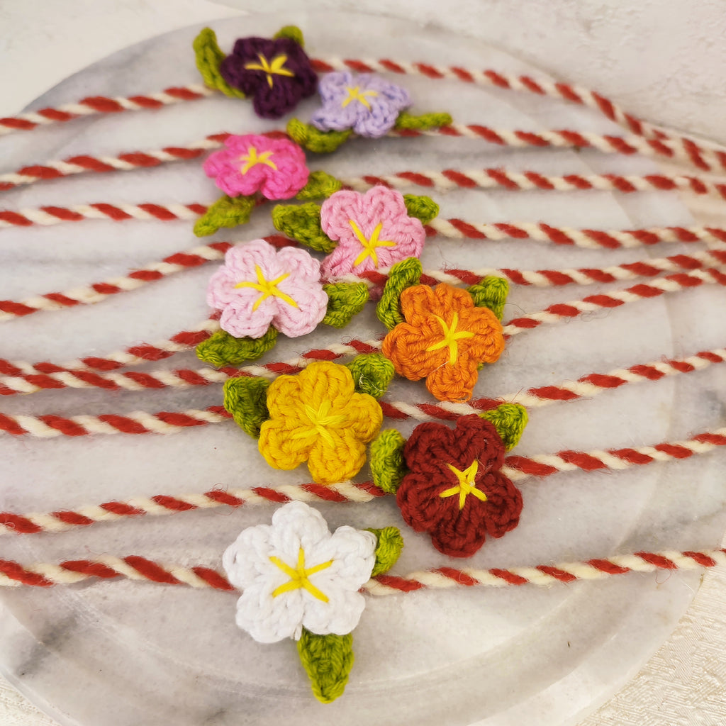 Плетена гривна с цвете