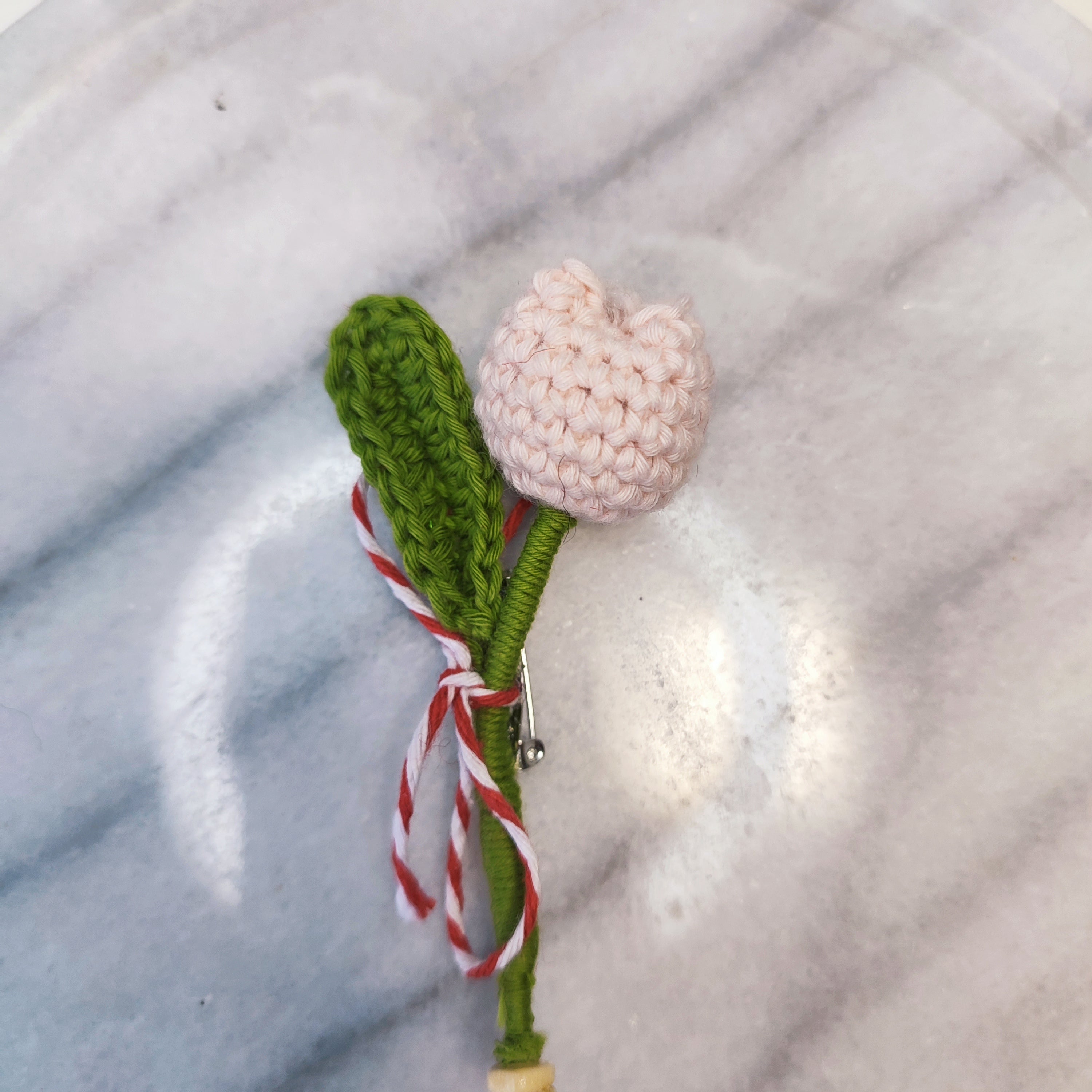 Мартеница плетено лале