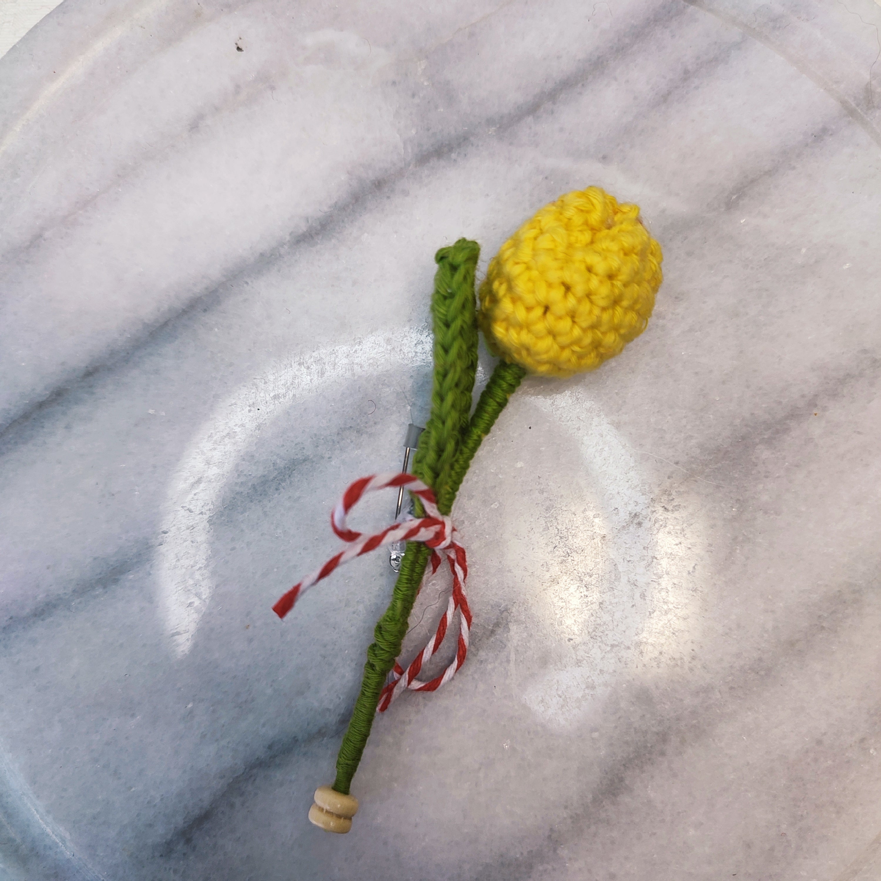 Мартеница плетено лале