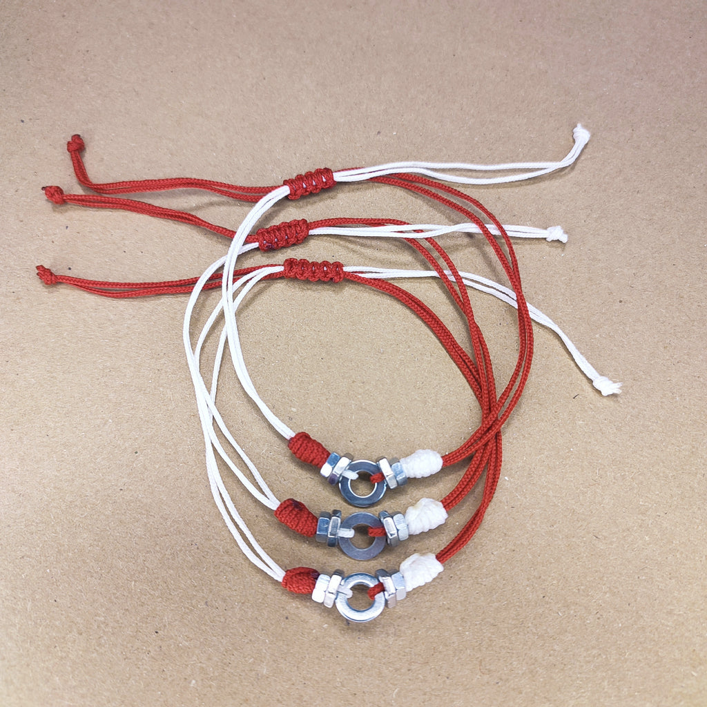 Мъжка гривна с гайки