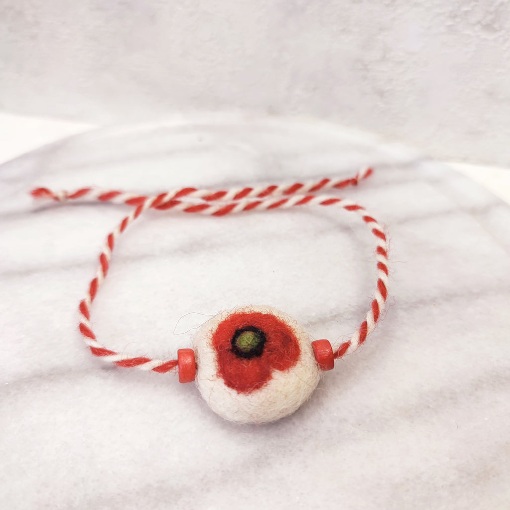 Гривна от вълна с цвете