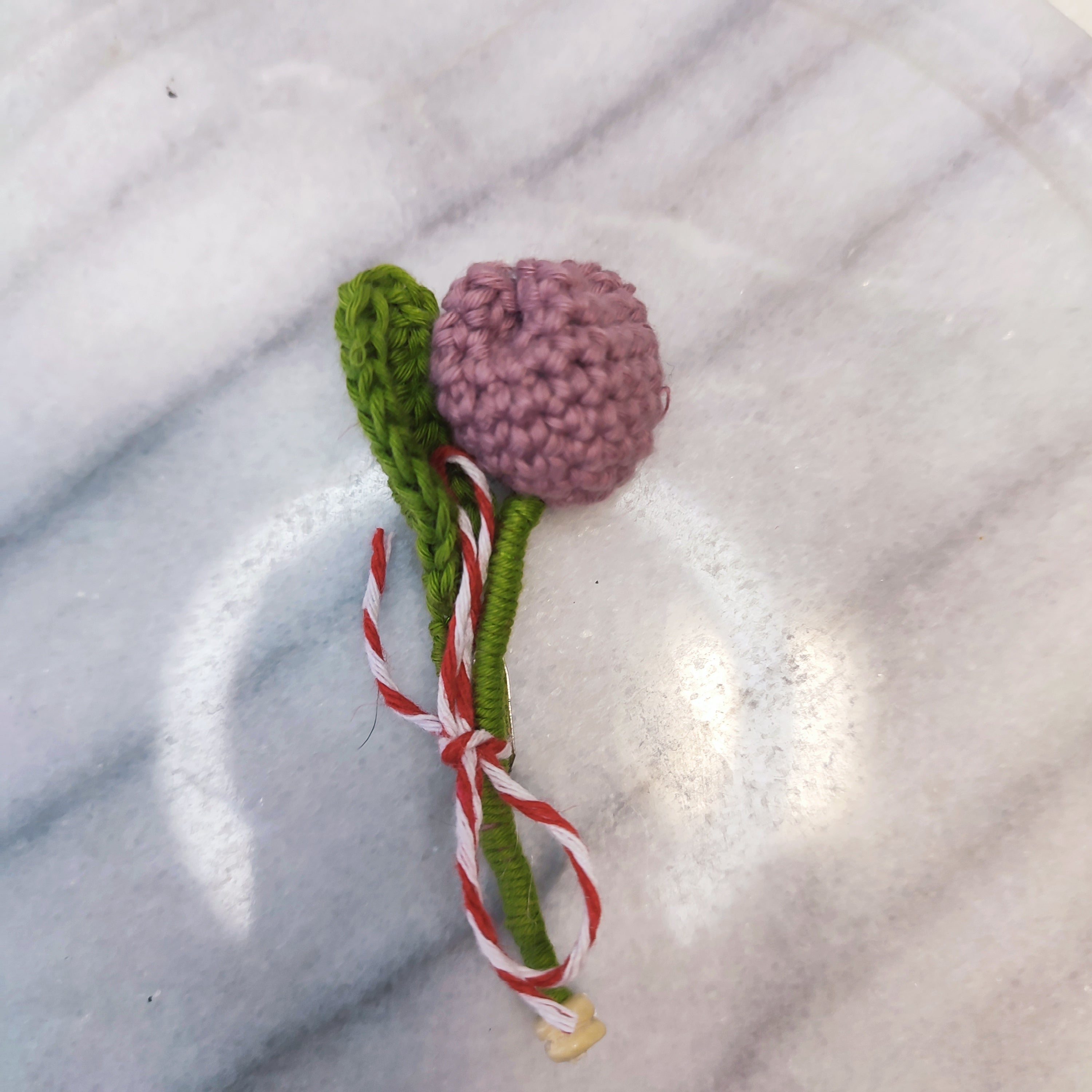 Мартеница плетено лале