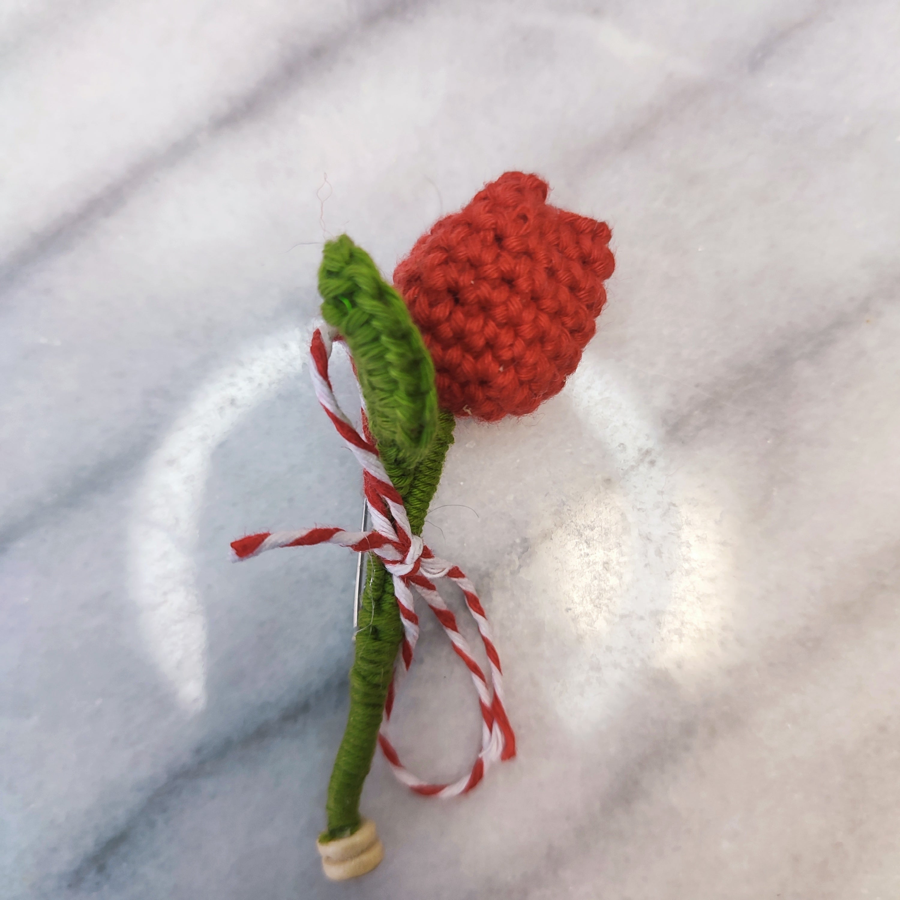 Мартеница плетено лале