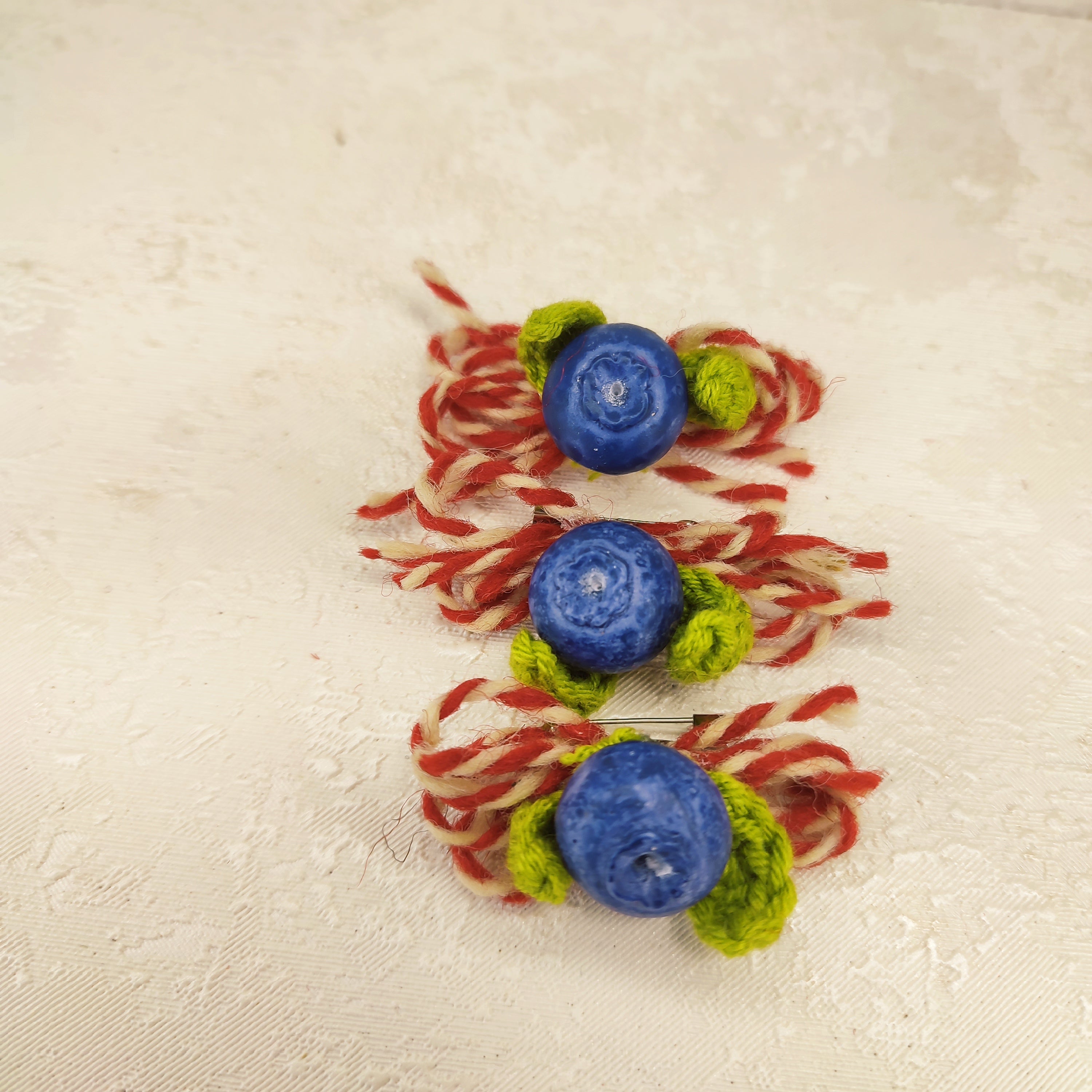 Мартеница брошка Боровинка